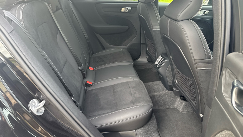 Volvo XC40 2.0 B3P Plus Black Edition 5dr Auto Petrol Estate